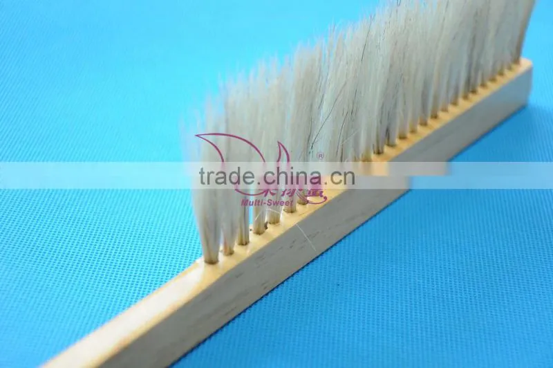 Beekeeping Equipment wooden handle bristle honey bee brush