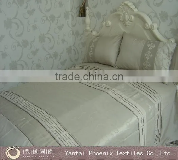 2013 newest embroidery crochet bed covers