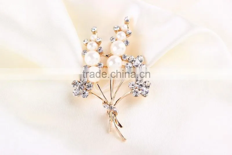 Luxe Rhinestone Brooch pin,Pearls Brooch For Wedding Invitation