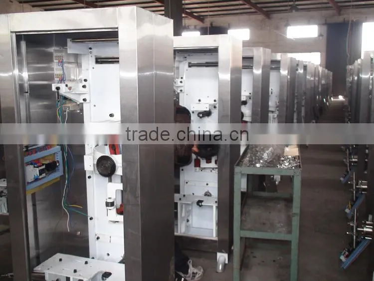 Roll Sealling Small Bag Granule Packing Machine Made in China