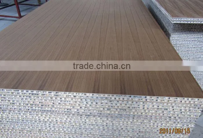 Wood surface aluminium honeycomb panel for decorative uses