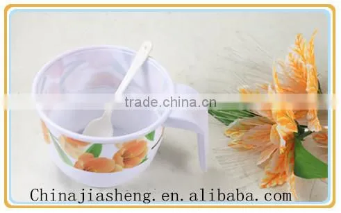 wholesale cheap pp plastic bowl with lid and hand for kids