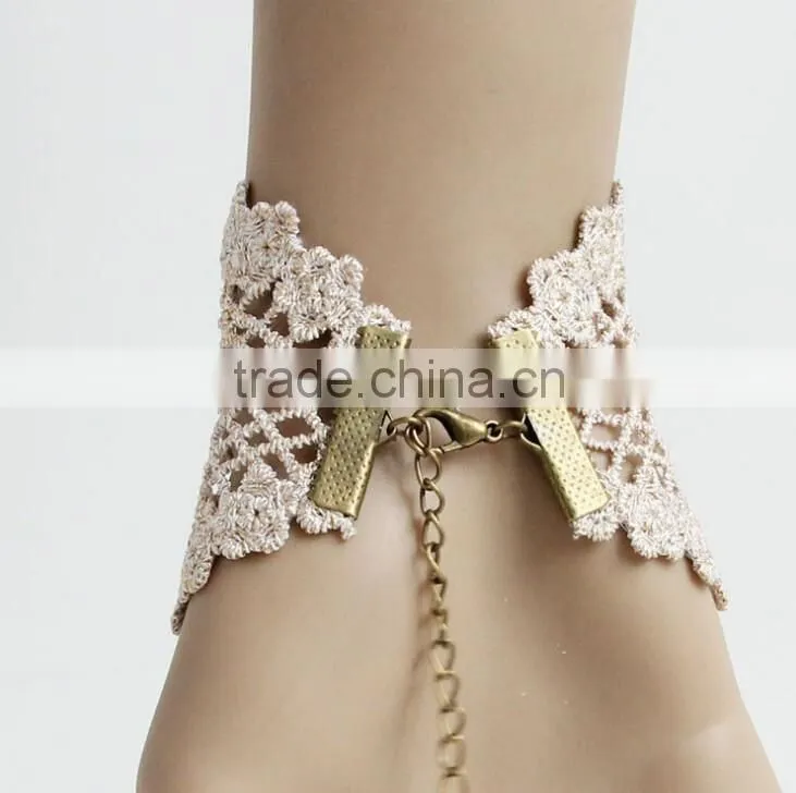 >> 15074 SWRetro Vintage Ladies beige beauty Bacelets, Lace cuff Bracelet /
