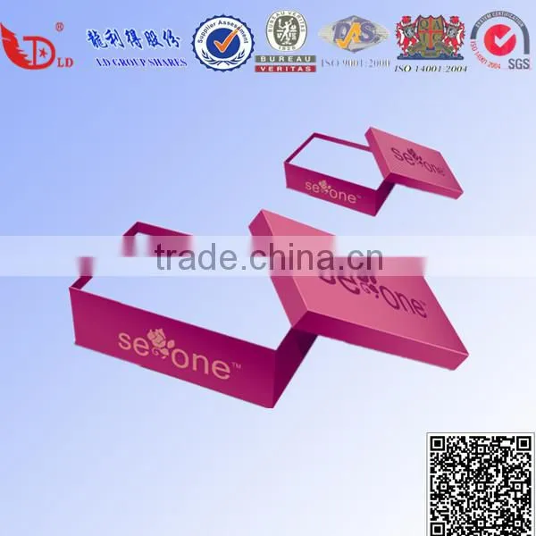 Cardboard paper shoe box with custom design for packaging