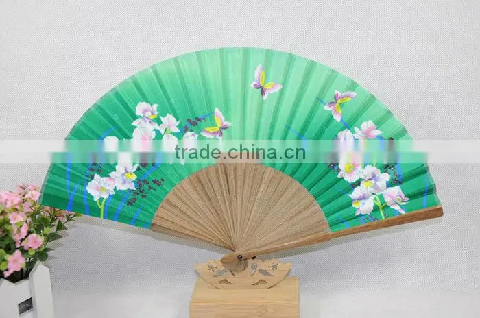 Boutique folding bamboo fan with silk fabrics