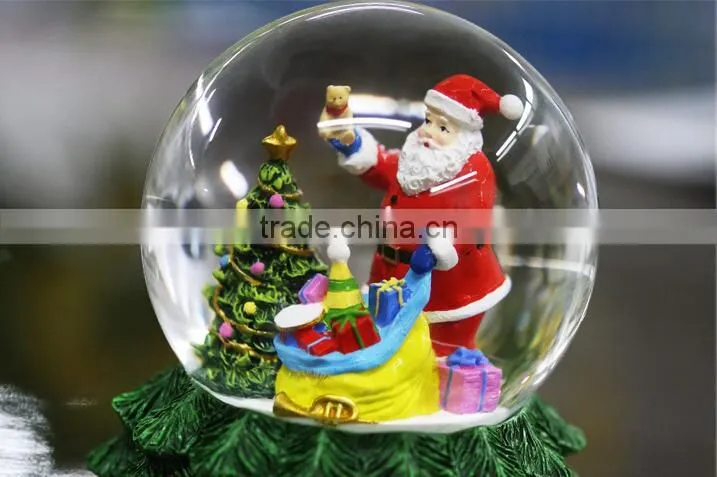 Polyresin Christmas snow globe Gifts snow globe Gifts Wholesale