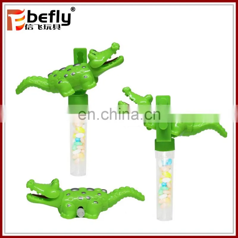 With light and sound plastic revolver gun with candy