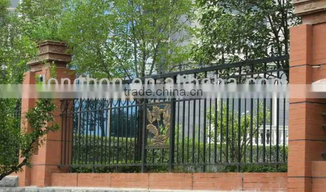 2012 Top-selling modern handmade iron fence for garden
