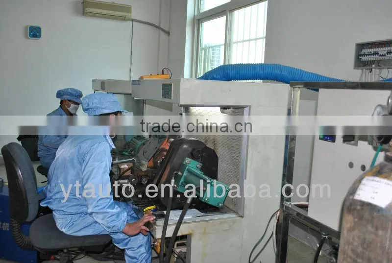 LC2000 RF admittance level controller for tank