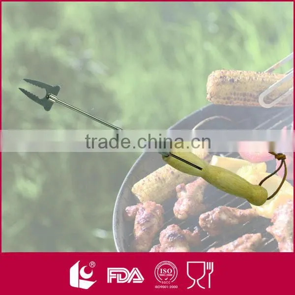 High quality stainless steel portable telescopic bbq fork with wooden handle