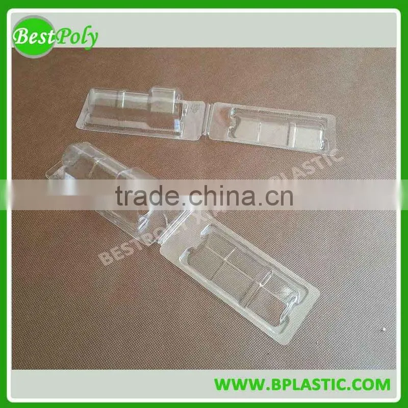 Accept Custom Order and Recycled Materials Feature Clamshell packs