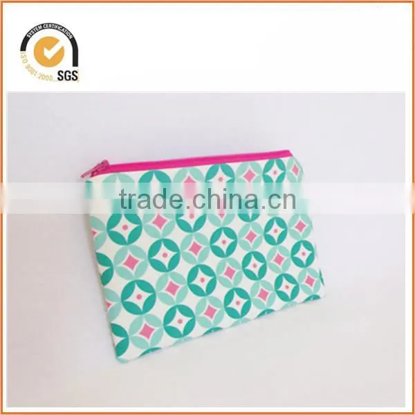 Green Geometric Zipper Pouch - Makeup Bag By Chiqun Donggaun CQ-H02022