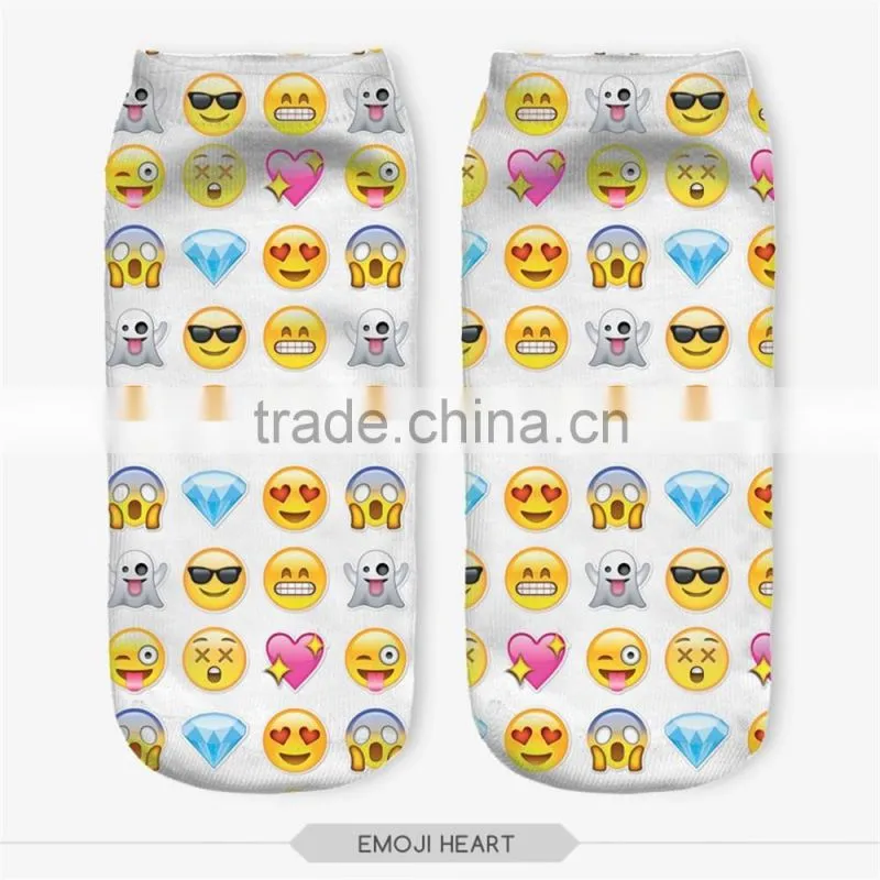 2016 Wholesale custom 3d cartoon tube emoji sock