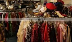 White Round Cloth Rack Display