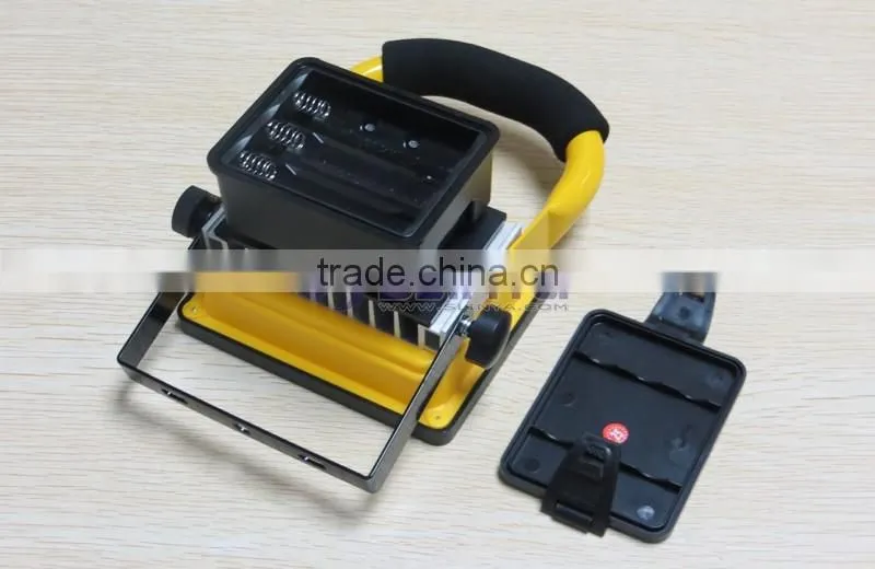 AC 90-240V 30W Die-casting Aluminum Rechargeable LED Flood Light Outdoor
