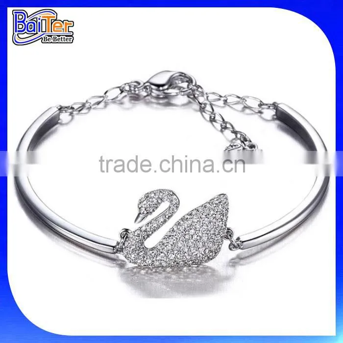 Elegant Women's Jewelry White Fire Opal Gemstone Bracelet Wholesale