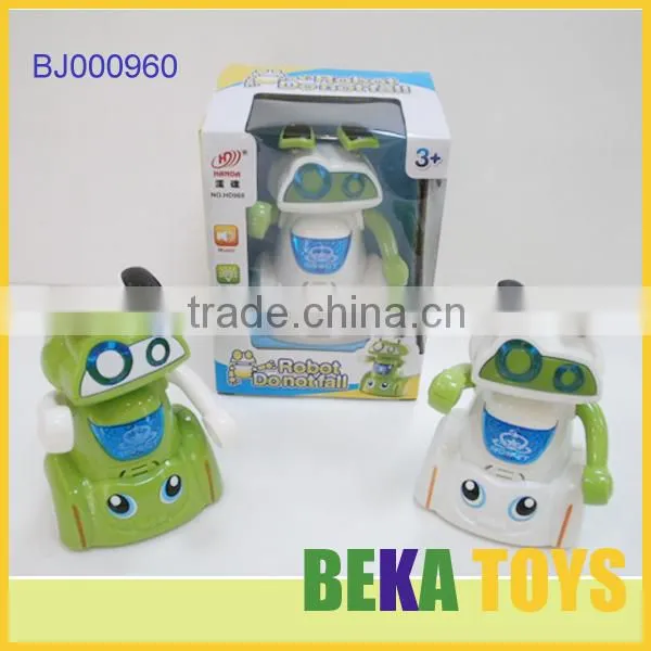 2014 Newest Toys White Kids Novelty Electric Led Robot Toy Small Plastic Cartoon Robot Toys