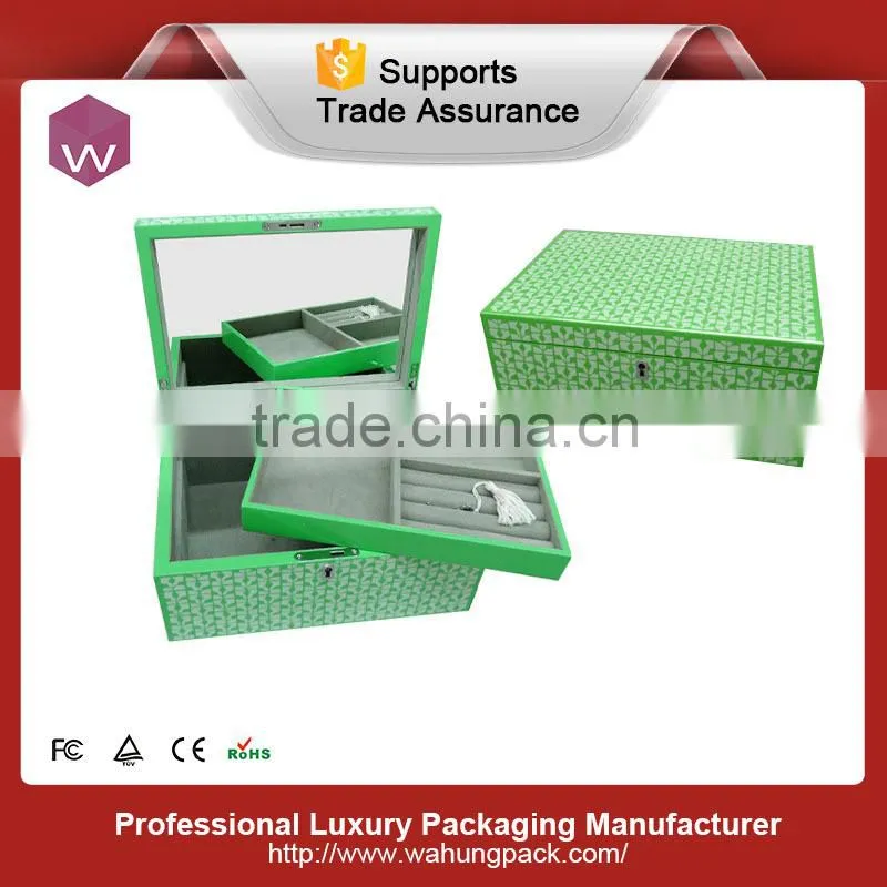Square White Glossy Finishing Wooden KeyLock Gift Box For Jewellery