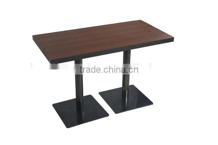 T006 Adjustable legs table