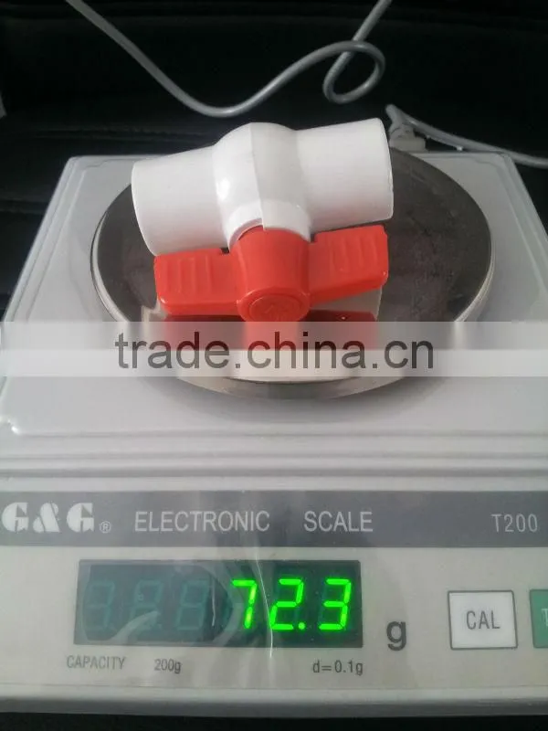 white pvc ball valve dn20 with female thread