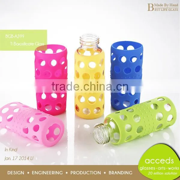 Fashionable Creative Borosilicate Glass Water Bottle With Silicone