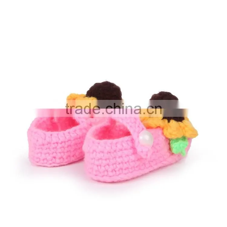 Beautiful Sunflower Free Crochet Shoes Pattern for Baby