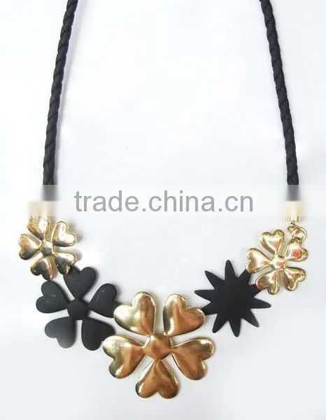 New Arriving Style Casting And Stone Fashion Jewelry Necklace