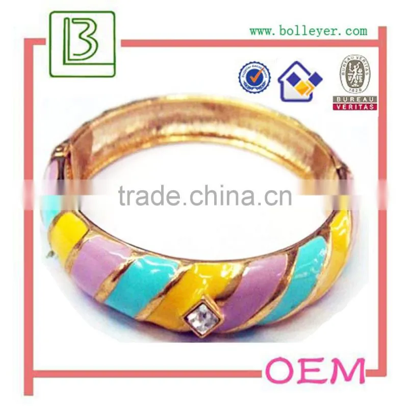 Customized Original Heart Bracelet Wholesale With Metal