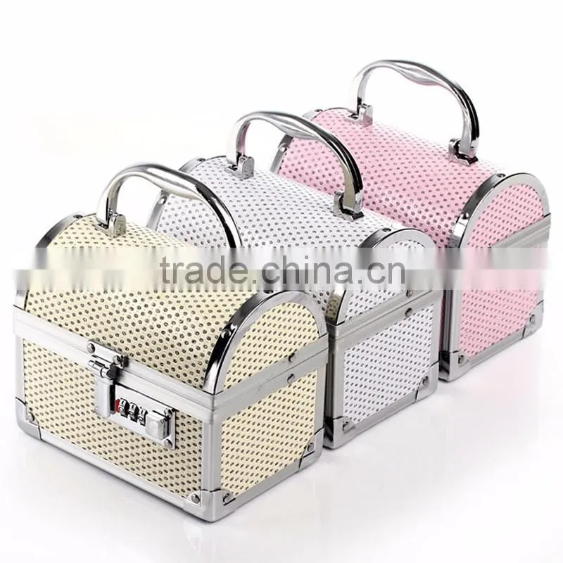 Packaging & Shipping Professional And Functional Customized Aluminum Make Up Case