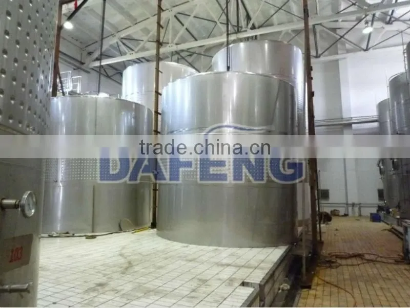 glycol jacketed and agitated wine fermenter