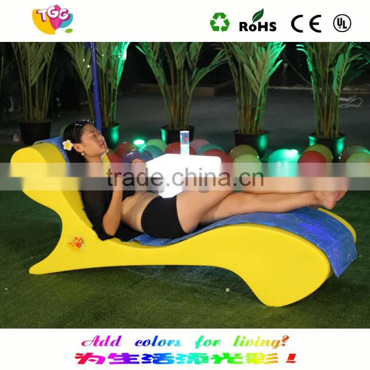 2017 New design Eco-friendly Colorful Leisure Bed for Garden