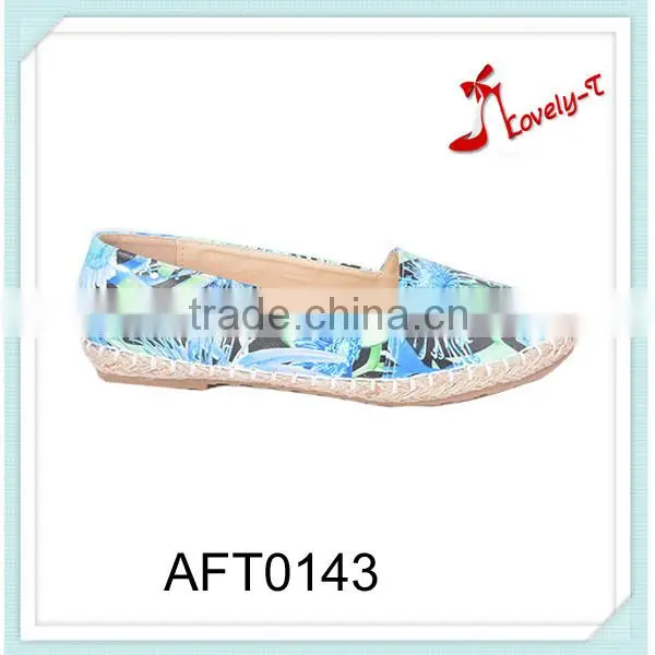 Hot selling latest design lady straw sole flat feet walking shoe with elastic band