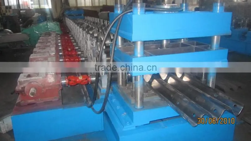 Road Crash Barrier or W Beam / Side Rail Guard roll forming machine