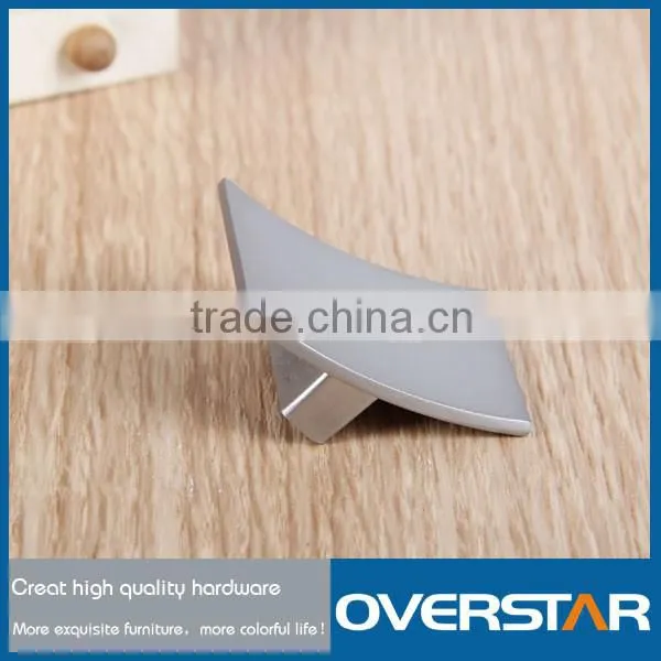 Zinc Alloy Decorative Curved Bedroom Furniture Hardware Drawer Knobs