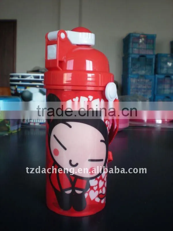 kids drinking water bottle