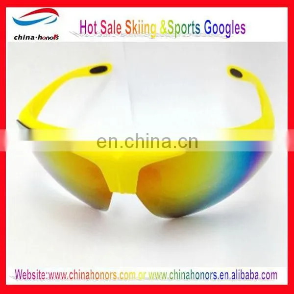 logo ski goggles