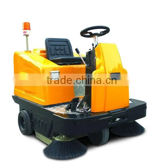 Ride-on type mechanical sweeper machine