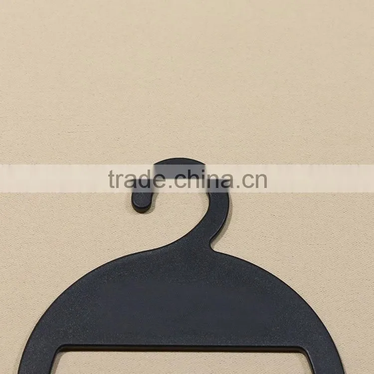 Durable Round plastic scarf hanger