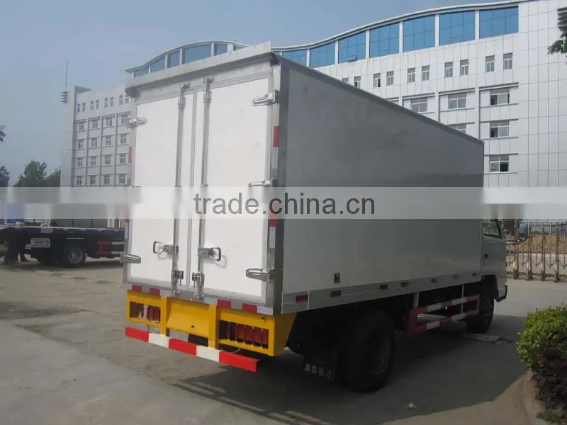 3-5ton JMC chiller van