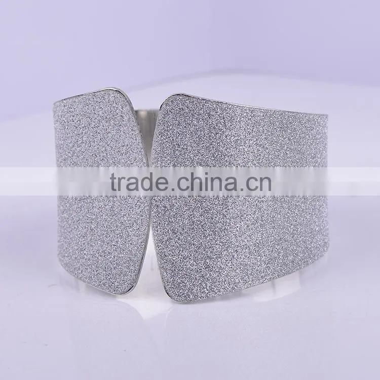 Free sample Factory wholoesale 2016 gold palm cuff bangle