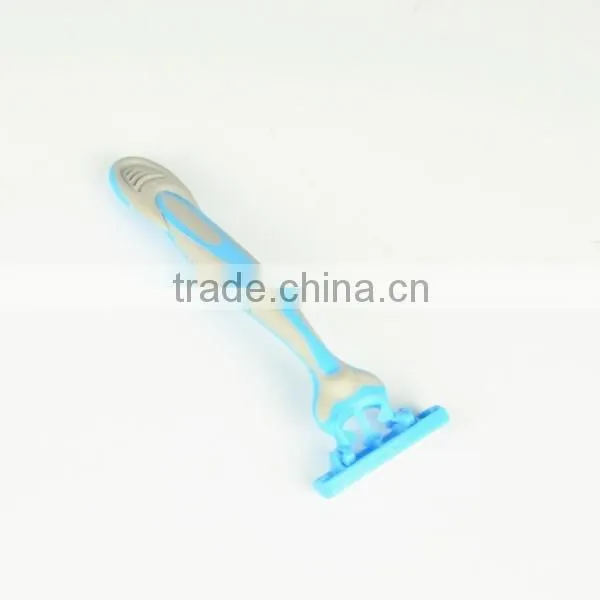 portable handle changeable triple blade disposable razor