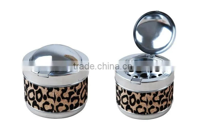 2016 hot sale windproof metal ashtray with special Smoke removing device