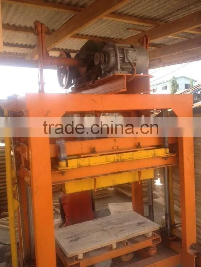 QTJ4-40 vibration motor concrete hollow,paver and curb stone block machine video