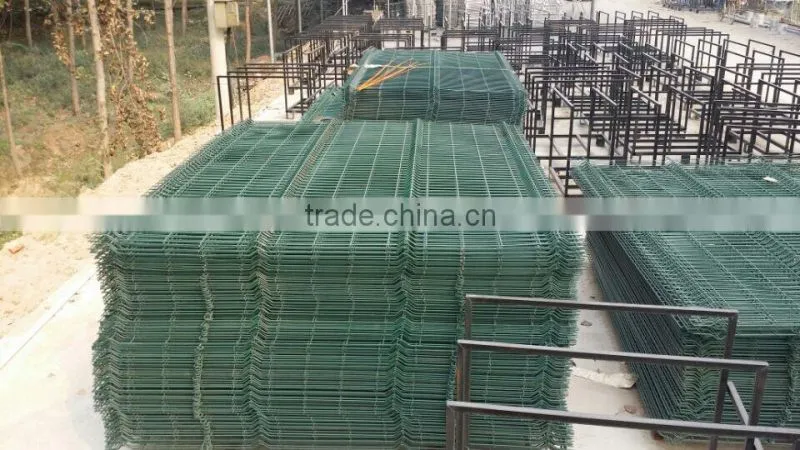 hot sale colorful powder coating welded wire mesh fencing with curves