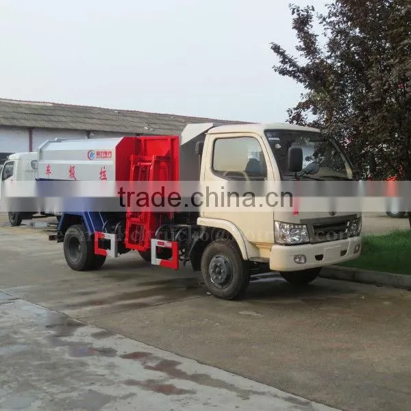 95 hp DONGFENG 4*2 Small Size Garbage Truck 5 m3