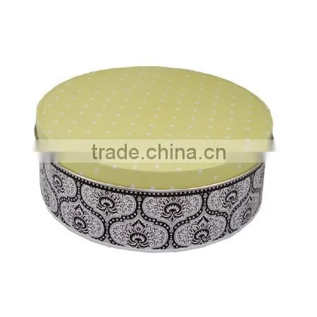 round mint tin can