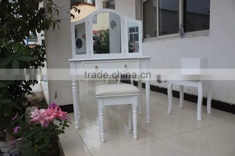 Black dresser with three pieces mirrors