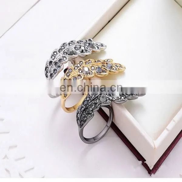 Fashion Design Gold Plated Leaf Knuckle Ring Paved Diamond Statement Ring