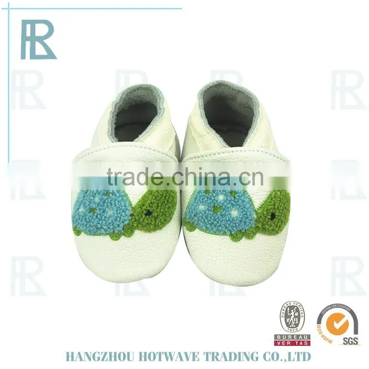Pretty Bowknot Cheap plain white baby patent leather shoes