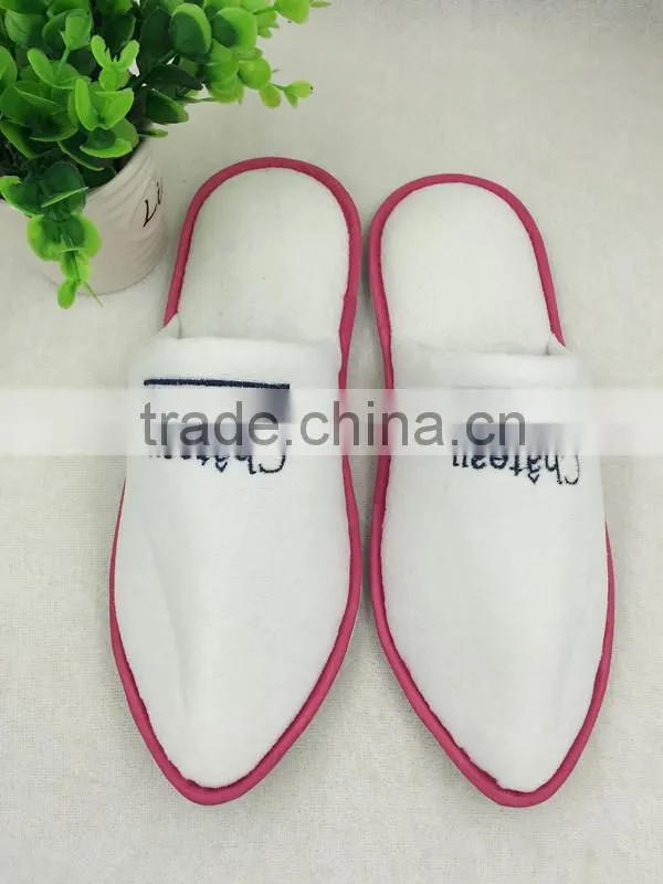 Top selling custom disposable slippers with embroidery hotel logo